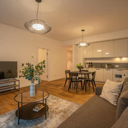Easyrooms Dzirnavu Riga