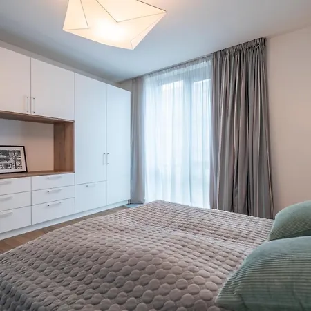 Easyrooms Dzirnavu Riga