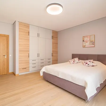 Apartment Easyrooms Dzirnavu Riga