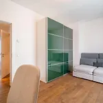 Easyrooms Dzirnavu Appartement *